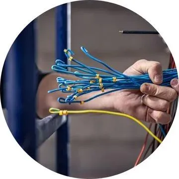 eletricista residencial em São Paulo SP realizando troca de fiação elétrica completa